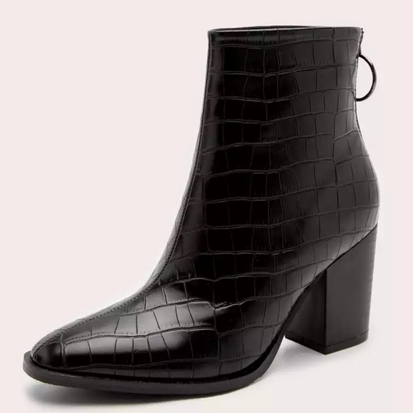 PREORDER! Black Crocodile Animal Western Booties - Picture 8 of 13